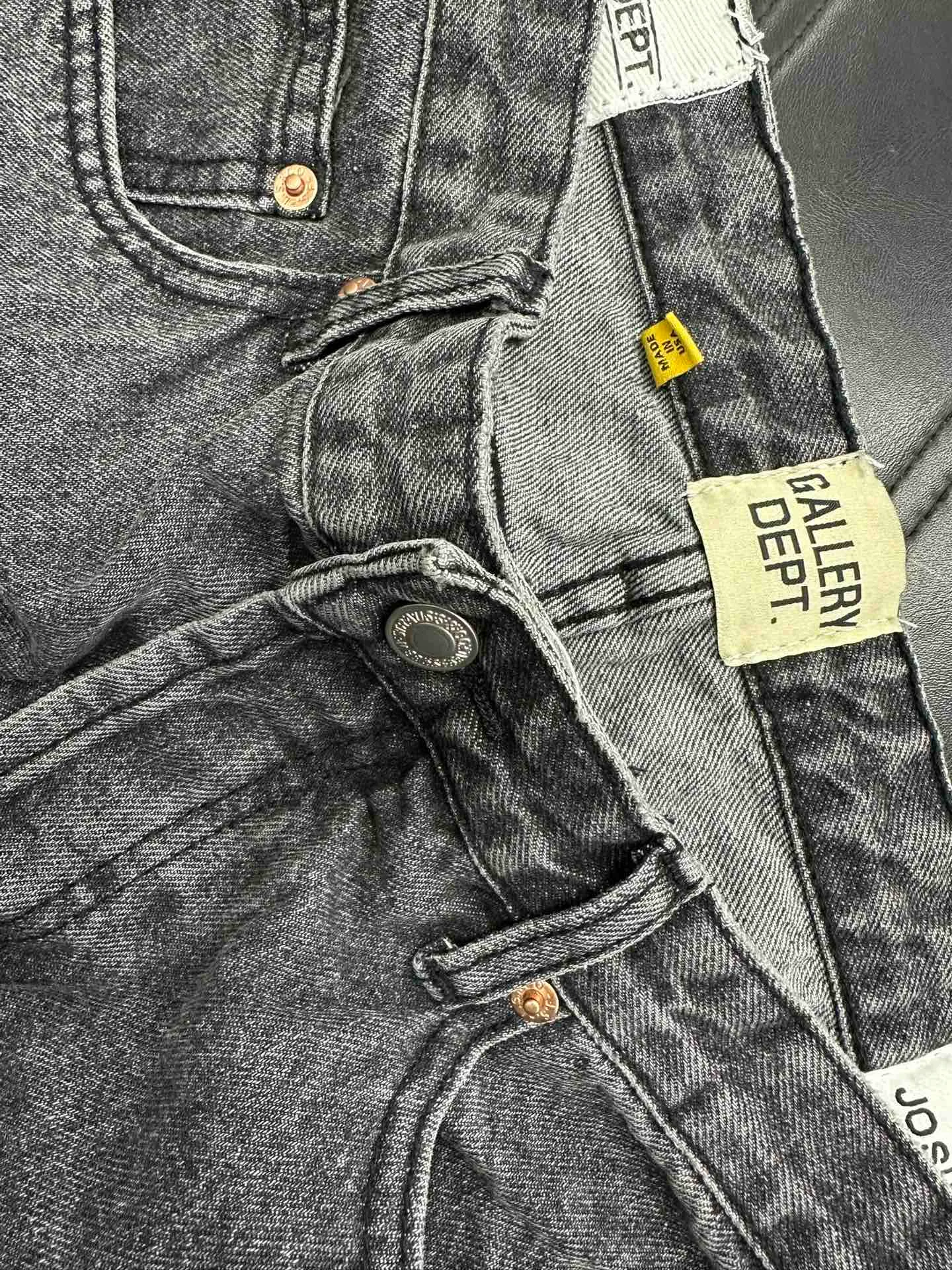 #8102 P260💰 Independent GALLERY DEPT. Vintage splicing black and gray snowflake pattern cross loose washed flared jeans - truly restore the ultimate texture of Vintage - original hardware accessories washed and other elevators, QR code analysis are all purchased from the original factory, high degree of restoration, welcome to compare with a certain product~ - three-dimensional version loose and comfortable, not picky about the figure, tall and slim, factory Seiko, original factory quality control, same style for men and women, can be matched with couples, versatile recommendation Essential jeans for all seasons - sizes: 28 30 32 34 36